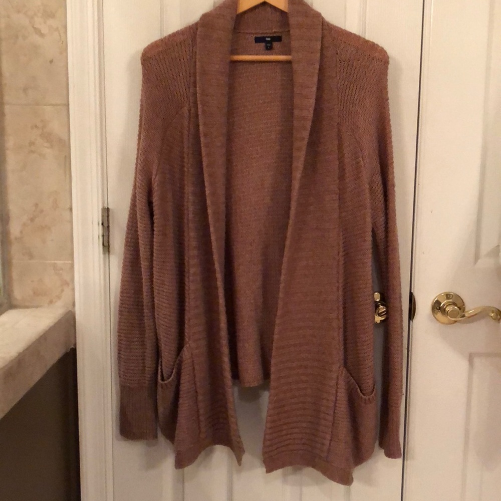 Gap sweater